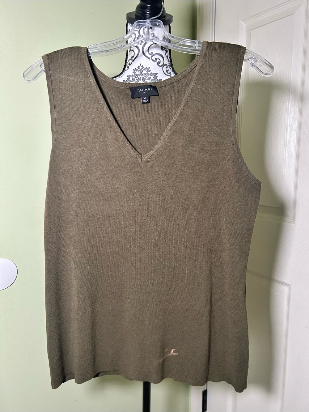 Tahari Olive V-Neck Sleeveless Knit Tank